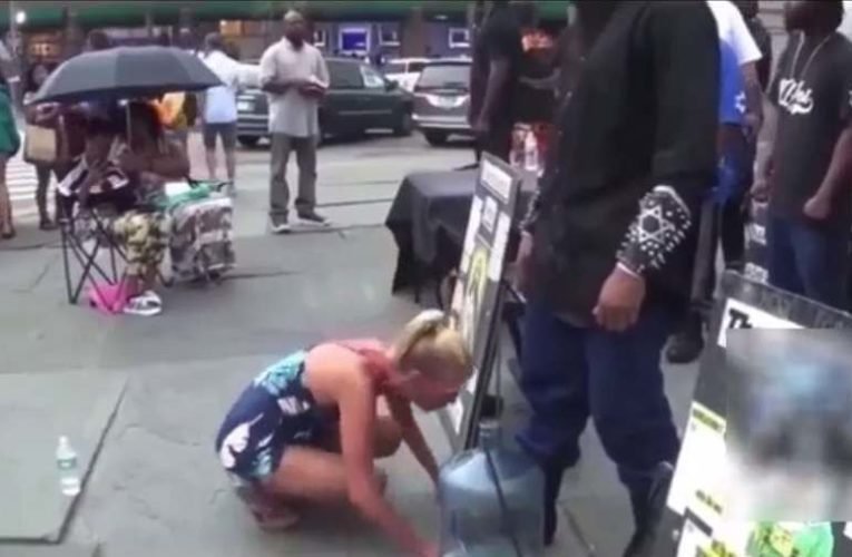 „Nézd meg jól fehér, mert ez lesz a jövőd!” (videó)