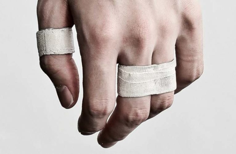 Tényleg nincs határa a hülyeségnek – megszületett az antirassz sebtapasz