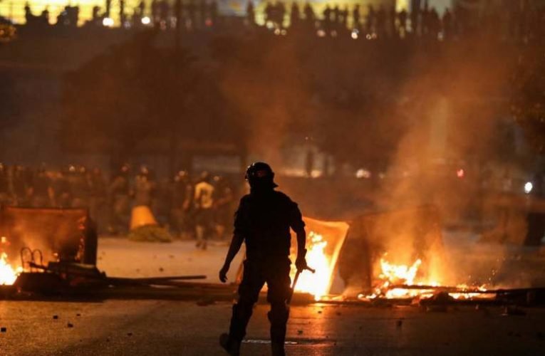 Időzített lázadás, kigondolt stratégia