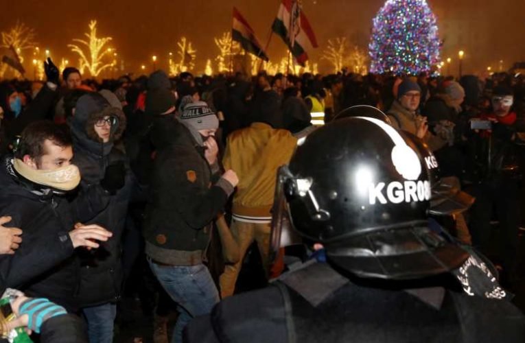 Meg akarja bontani az alkotmányos és a társadalmi rendet a baloldal