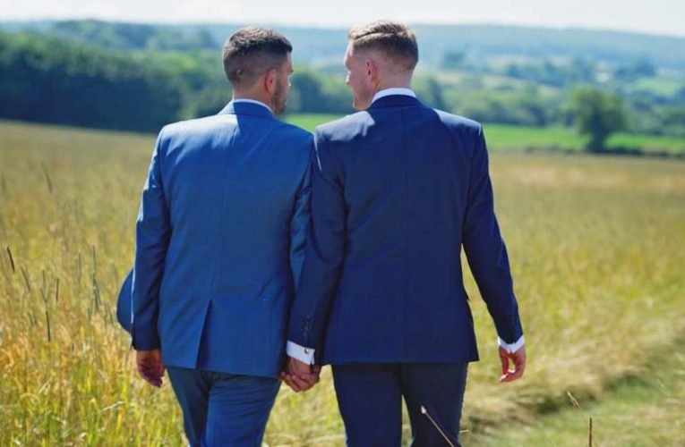 A királynék városában, Nagyboldogasszony napján: LMBTQ