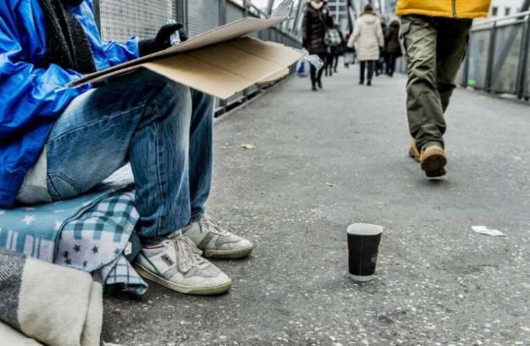 Földönfutó és lámpavas…