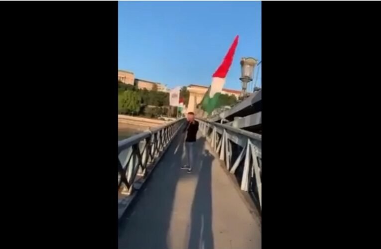 Két alak a Dunába dobta a magyar zászlót a Lánchídról – őket vajon rabosítják? (videóval)