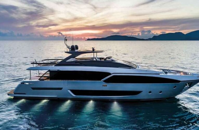 Gyurcsány folyami yachton tölti nyaralását…