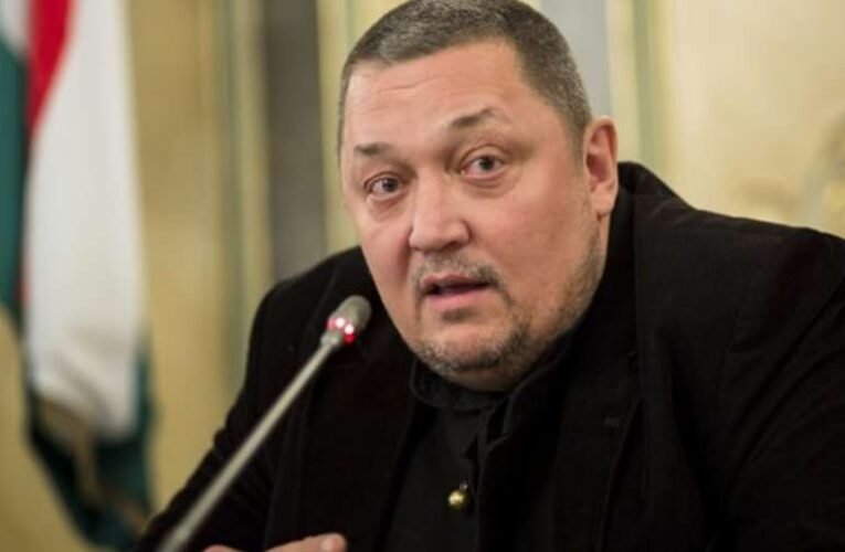 Vidnyánszky: új vezetés kell az egyetem élére