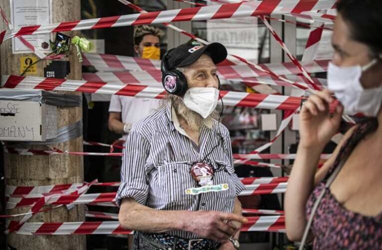 Felfüggesztették az oktatást az SZFE-n