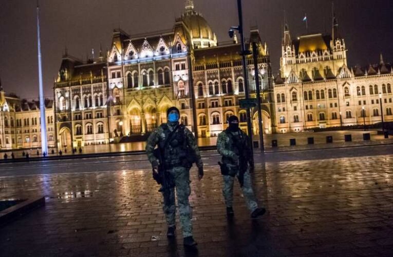 Budapesti éjszaka kijárási tilalom idején 📷