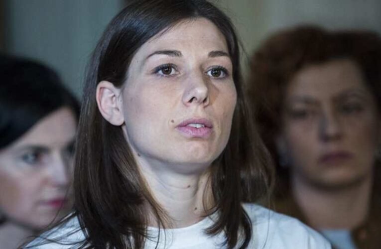 Ezt tudja Bősz Anett, meg a fajtája – gyalázatos