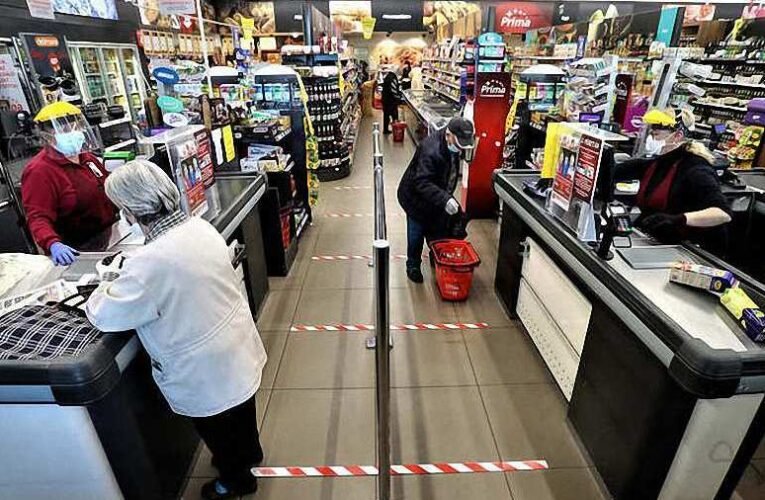 Mehet az idősáv, jöhet a létszámkorlát a vásárlásoknál?