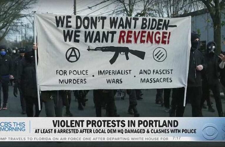 Törtek, zúztak a Biden ellen tüntető antifák