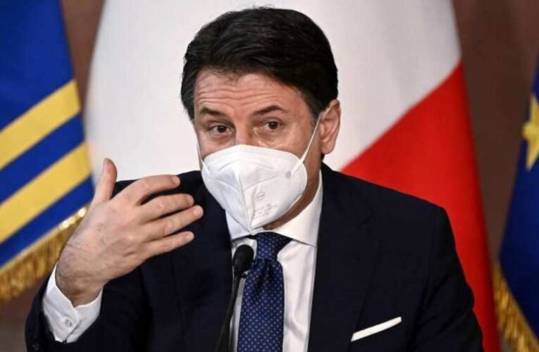 Giuseppe Conte olasz kormányfő benyújtotta lemondását