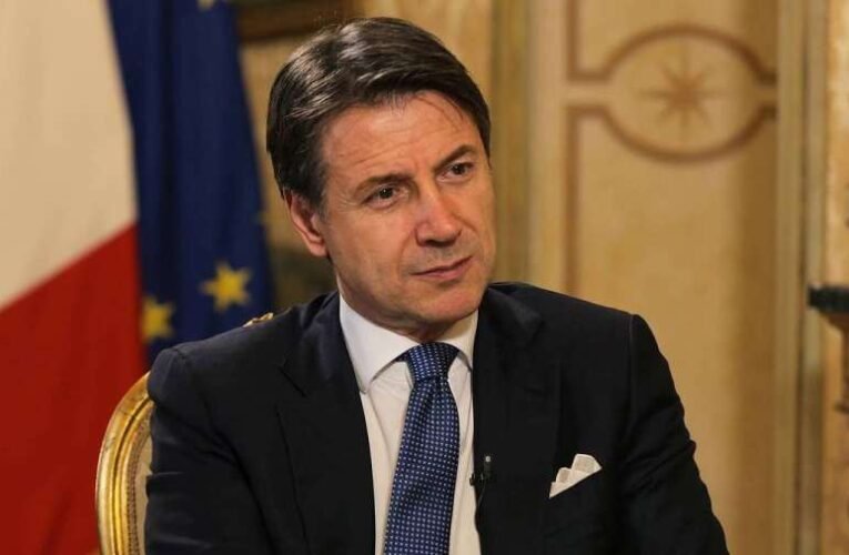 Az olasz kormányfő parlamenti többség nélkül is folytatni akarja a kormányzást