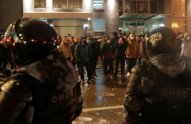Navalnij – Több orosz városban ellenzéki tüntetőket vettek őrizetbe