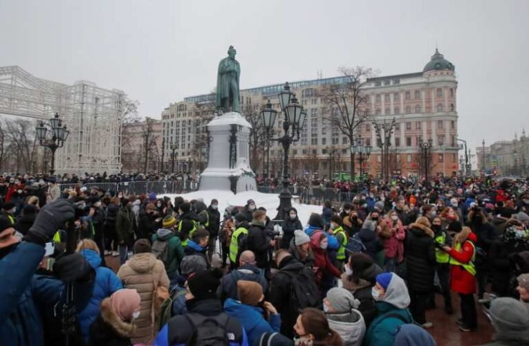 Tüntetés Moszkvában Navalnij mellett (videóval)