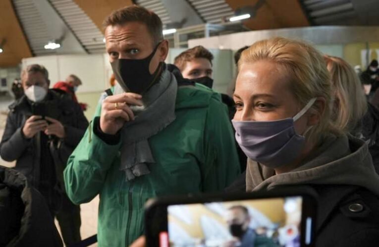 Őrizetbe vették Navalnijt Moszkvában