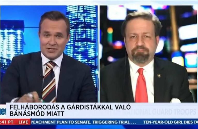 Newsmax: megalázták a gárdistákat Biden beiktatásán