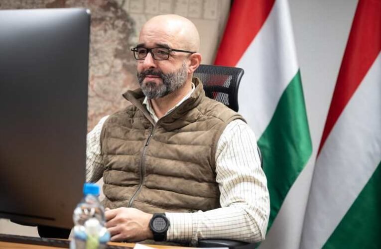 Kovács Zoltán 200 követőjét tiltotta le a Twitter