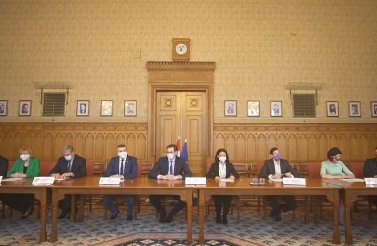 Politikai terméket gyártottak a balos közvéleménykutatók, pedig szerintük sem vezetnek