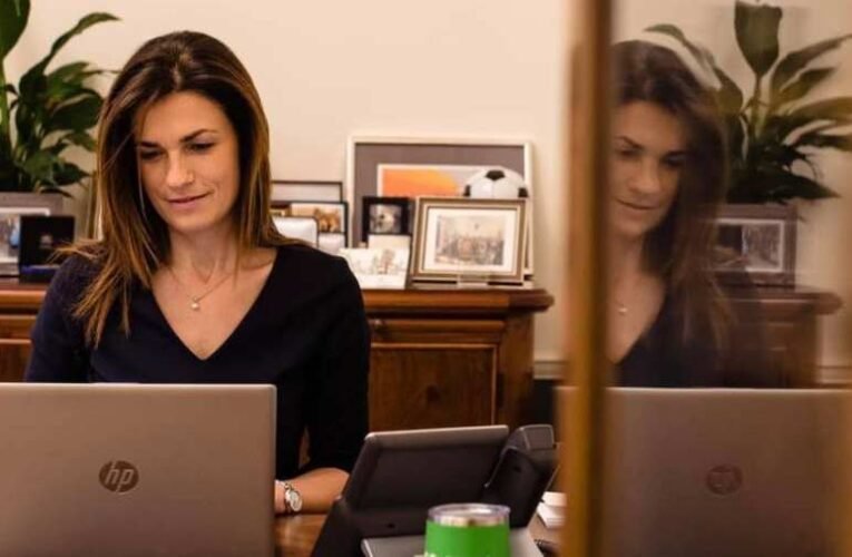 Törvényi szabályozás készül a Facebookról és a többi közösségi megosztóról