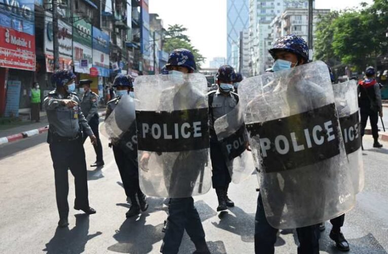 A katonai puccs után lényegében megszűnt az internetszolgáltatás Mianmarban