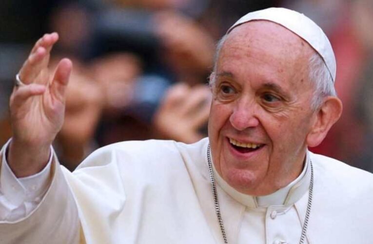 Ferenc pápa nem zárja ki a lemondását, de Rómából már nem költözne el