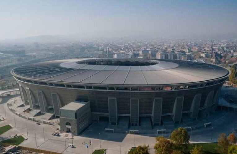 Mayer Gábor: Elpuskázott stadionok arénái