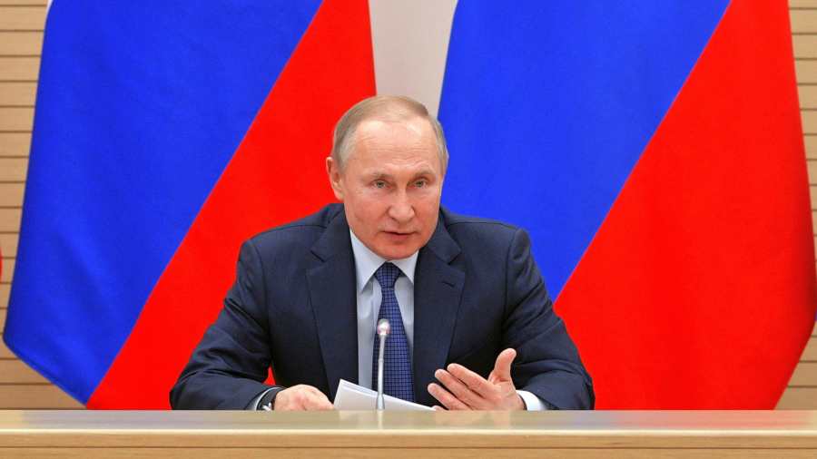 Egy orosz politológus szerint szeptemberben megpróbálhatják eltávolítani Putyint