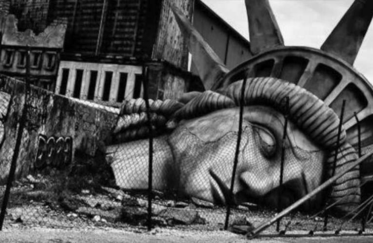 Mayer Gábor: Tus – avagy kétvállon a halálra szurkált demokrácia