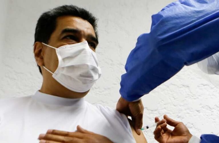 Venezuelában Nicolas Maduro is Sputnik-V-t kapott