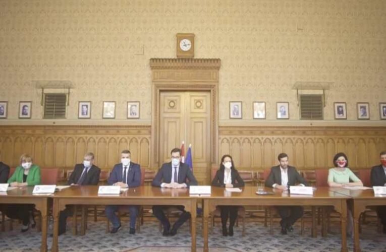 Mayer Gábor: Hét – null