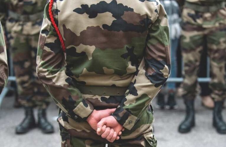 Francia katonák újabb felhívást tettek közzé