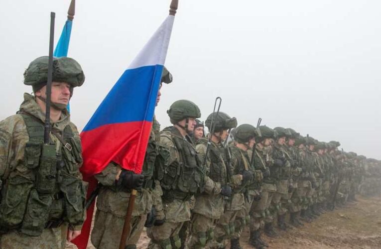 Újabb négy harkovi település elfoglalásáról számolt be az orosz védelmi tárca