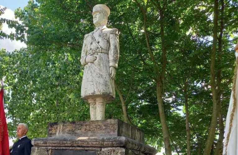 Egy fáradtolajjal leöntött Horthy-szobor avatásának margójára