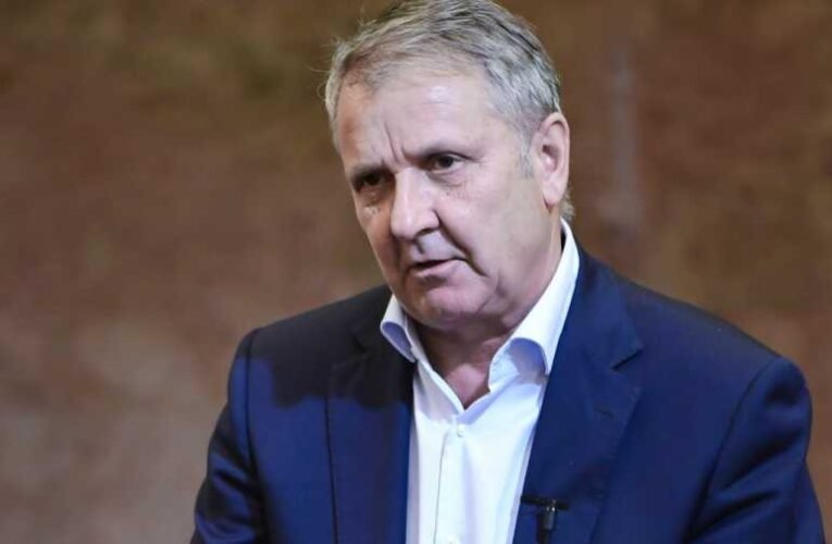 Gyurcsány ledarálja a szocialistákat, hogy a DK legyen a legerősebb párt a baloldalon