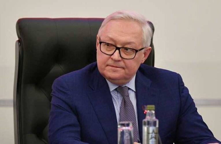 Moszkva kész katonai eszközökkel védelmezni a határok sérthetetlenségét