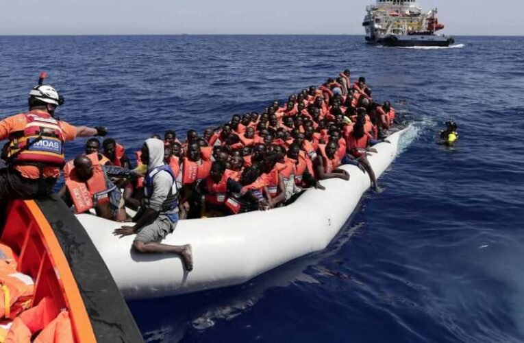 Nem kapott kikötési engedélyt a migránsokat szállító hajó Olaszországnál