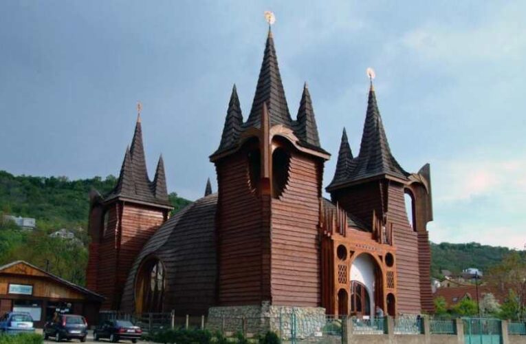Kónya-Hamar Sándor: MAKOVECZ-TEMPLOM KOLOZSVÁROTT – Avagy miért kell felépíteni Budapesten is Makovecz templomát