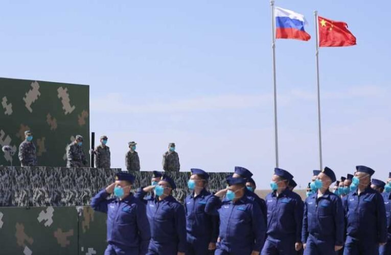 Közös hadgyakorlatot folytat a kínai és az orosz hadsereg