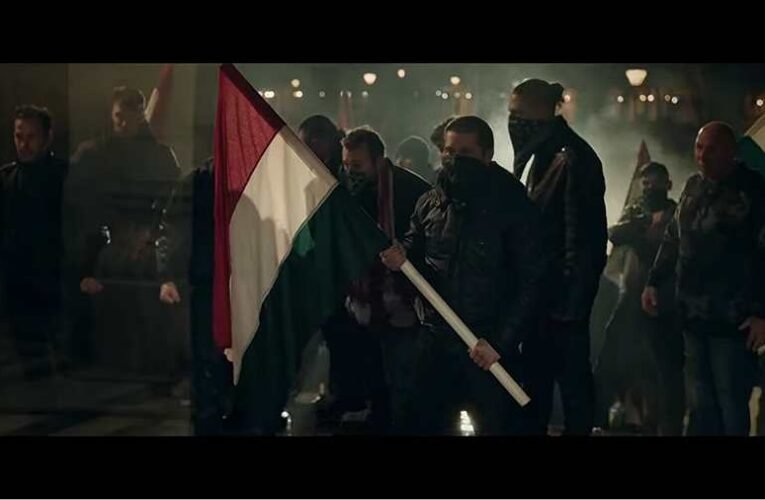 A multiplex és a művészmozik is játszhatják az ellenség által támadott Elk*rtuk című filmet