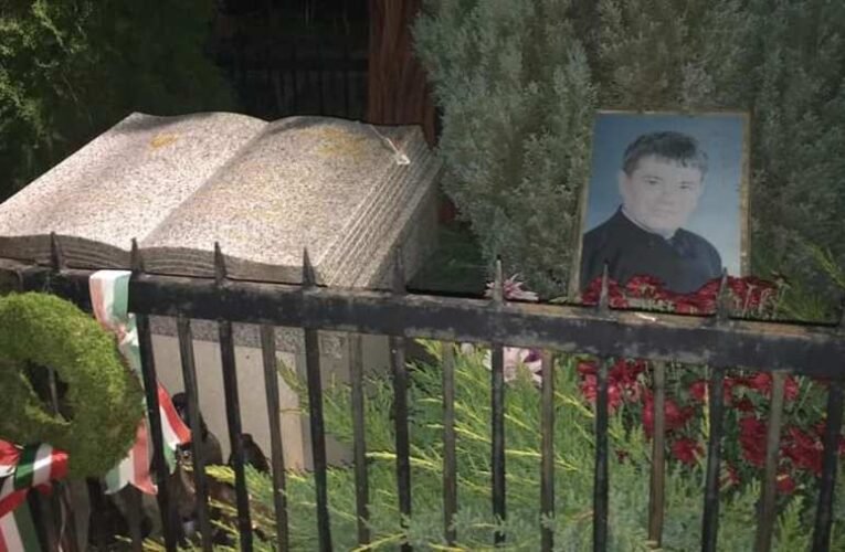 Olaszliszkán megállt az idő – Szögi Lajosra emlékeztek (rendőrségi vegzálással) 📺