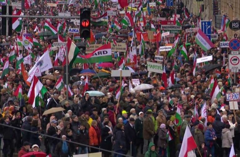 2021. október 23. – Méltóságteljes megemlékezés 📺