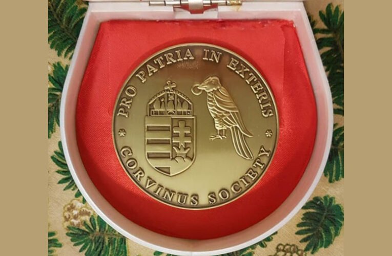 Kivételes elismerés Prof. Dr. Bokor Imrének és Péteri Attila Árpádnak