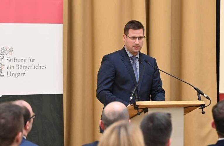 Az új német politikai irányvonal szemben áll a közép-európai társadalmak meggyőződésével