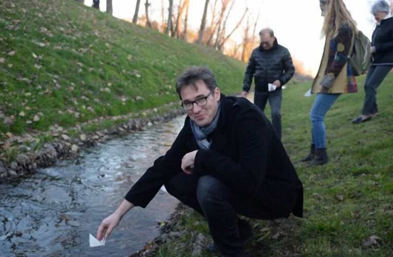 A Fővárosi Közgyűlés feloszlatását kérik a papírhajókat eregető főpolgármestertől