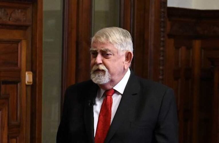 Halálosan megfenyegették Kásler Miklóst és családját