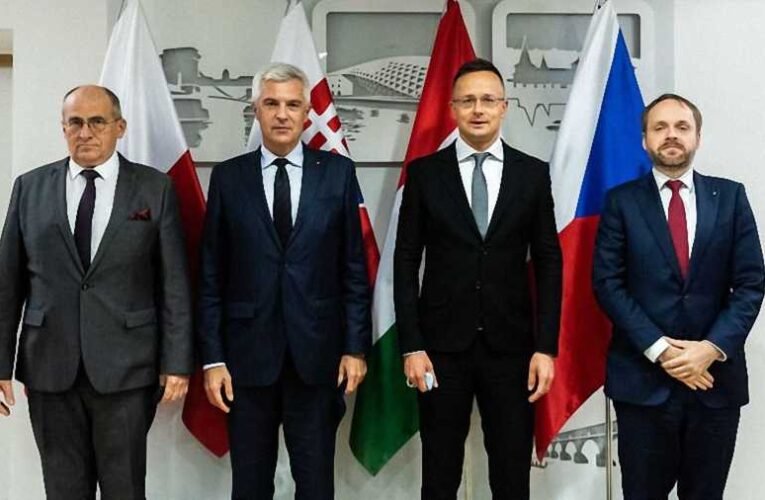 Szijjártó: a V4-ek készen állnak Lengyelország megsegítésére