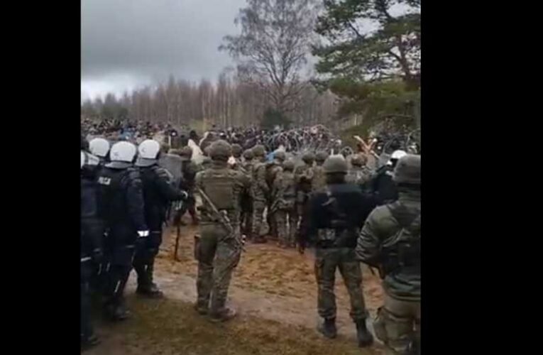 Egyre feszültebb a helyzet: A migránsok erőszakosan próbáltak betörni Lengyelországba (frissítve) 📺