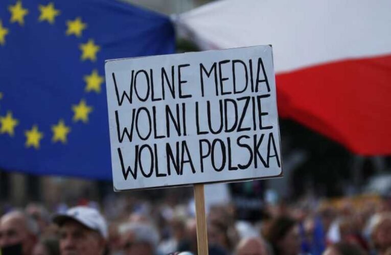 A lengyelek elfogadták a külföldipropaganda-ellenes törvényt