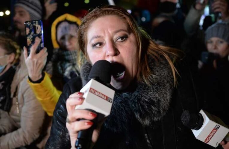 Diplomáciai üggyé terebélyesedett egy oltásellenes román szenátor és egy olasz forgatócsoport közötti incidens