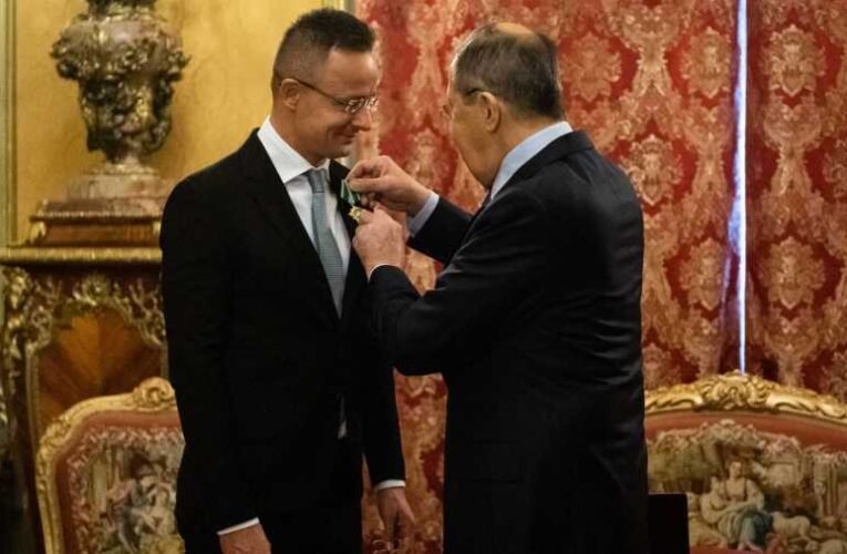 Szijjártó Péter átvette a „Barátságért” kitüntetést Szergej Lavrov orosz külügyminisztertől